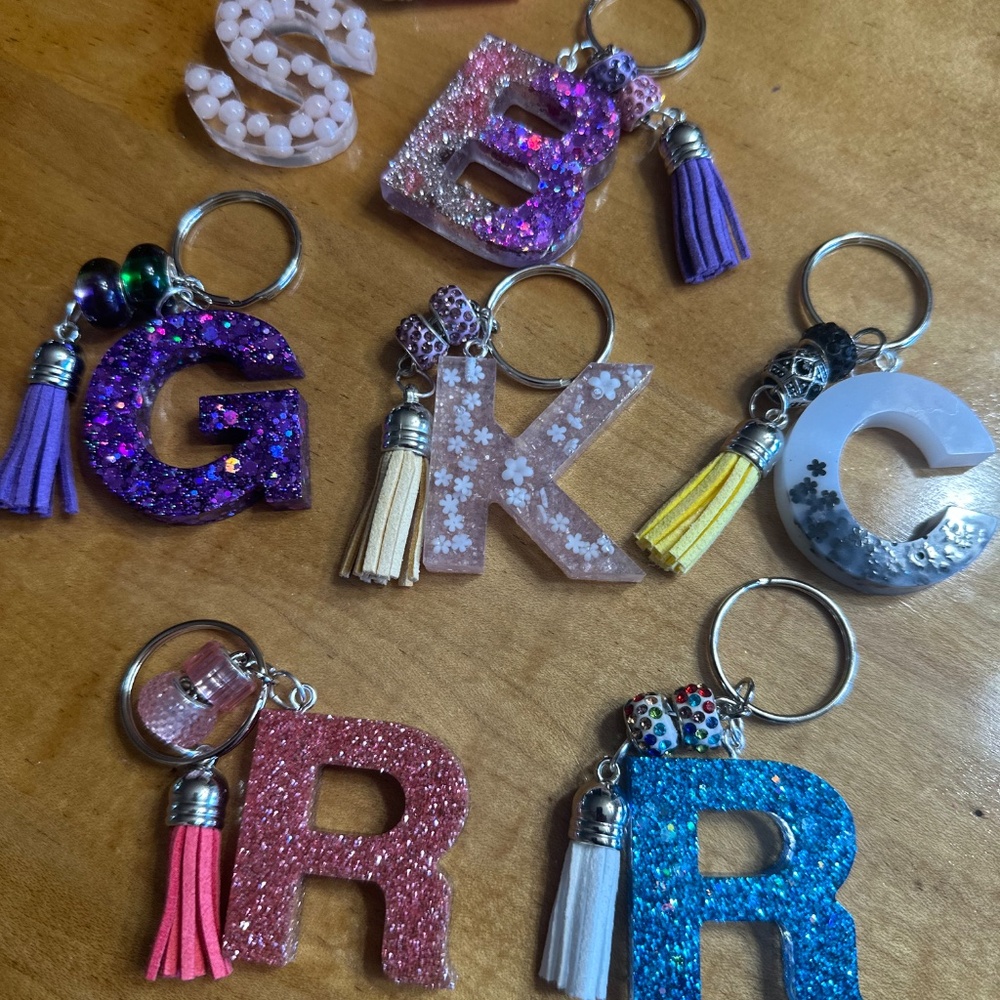 Resin Key Chain Letters - Picture 3 of 4